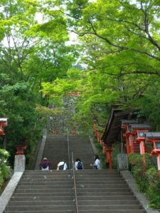 本殿までもう少し